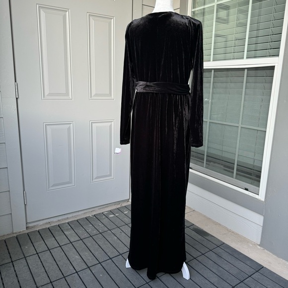 Velvet Wrap maxi dress size 16 long sleeves black red - Picture 6 of 7